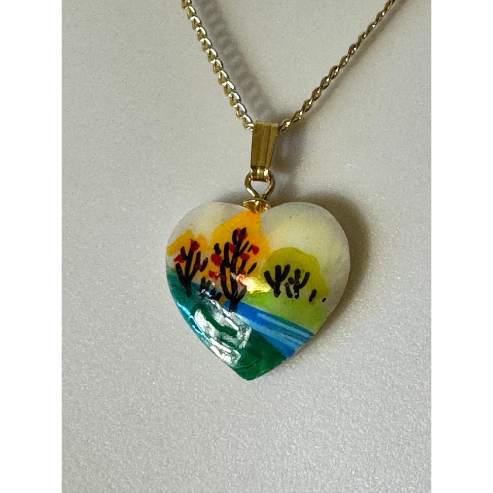 Vintage Heart Pendant Necklace Gold Hand Painted Mother ofโ Pearl Art